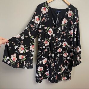 Kaari Blue size 8 Black Floral Bell Sleeves Romper summer beach feminine